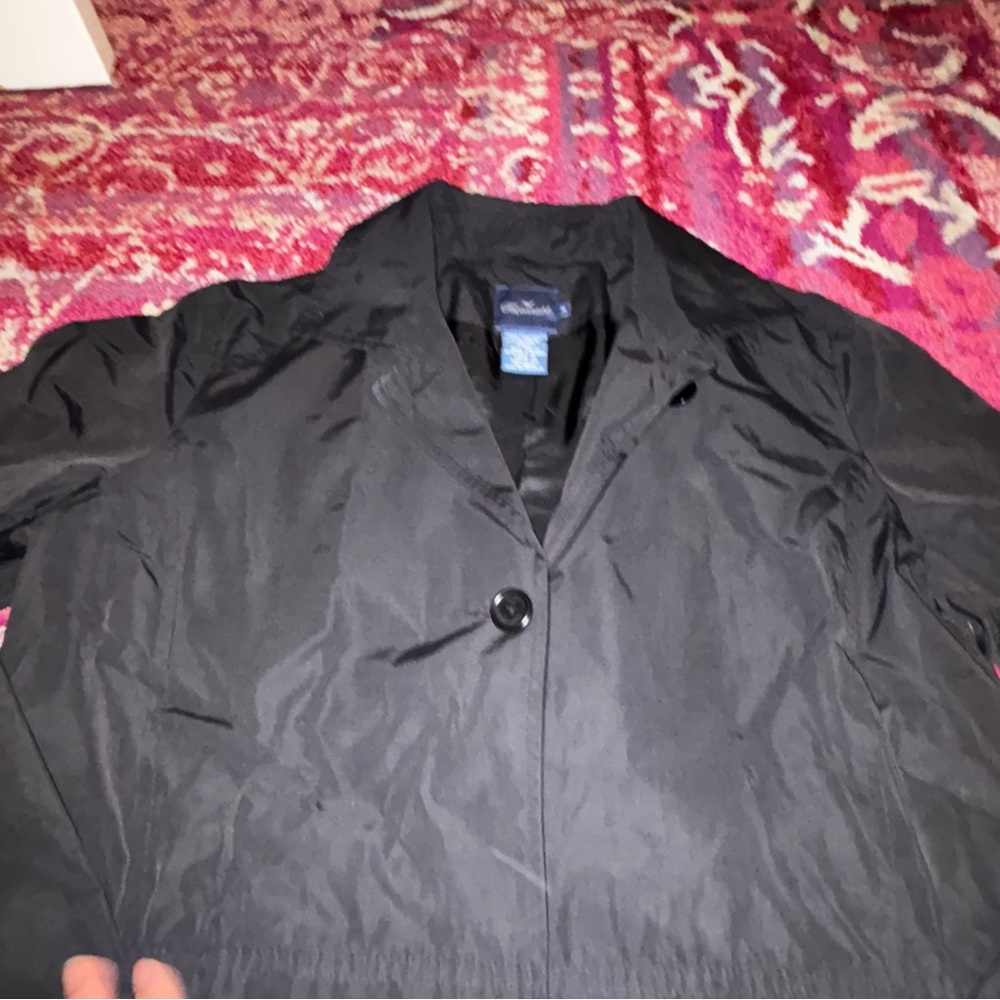 Facconable Single-Breasted Trench Coat - image 2